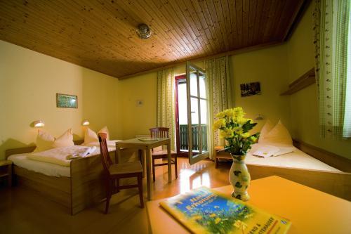 Jufa St. Martin Hotel Sankt Martin am Tennengebirge Quarto foto